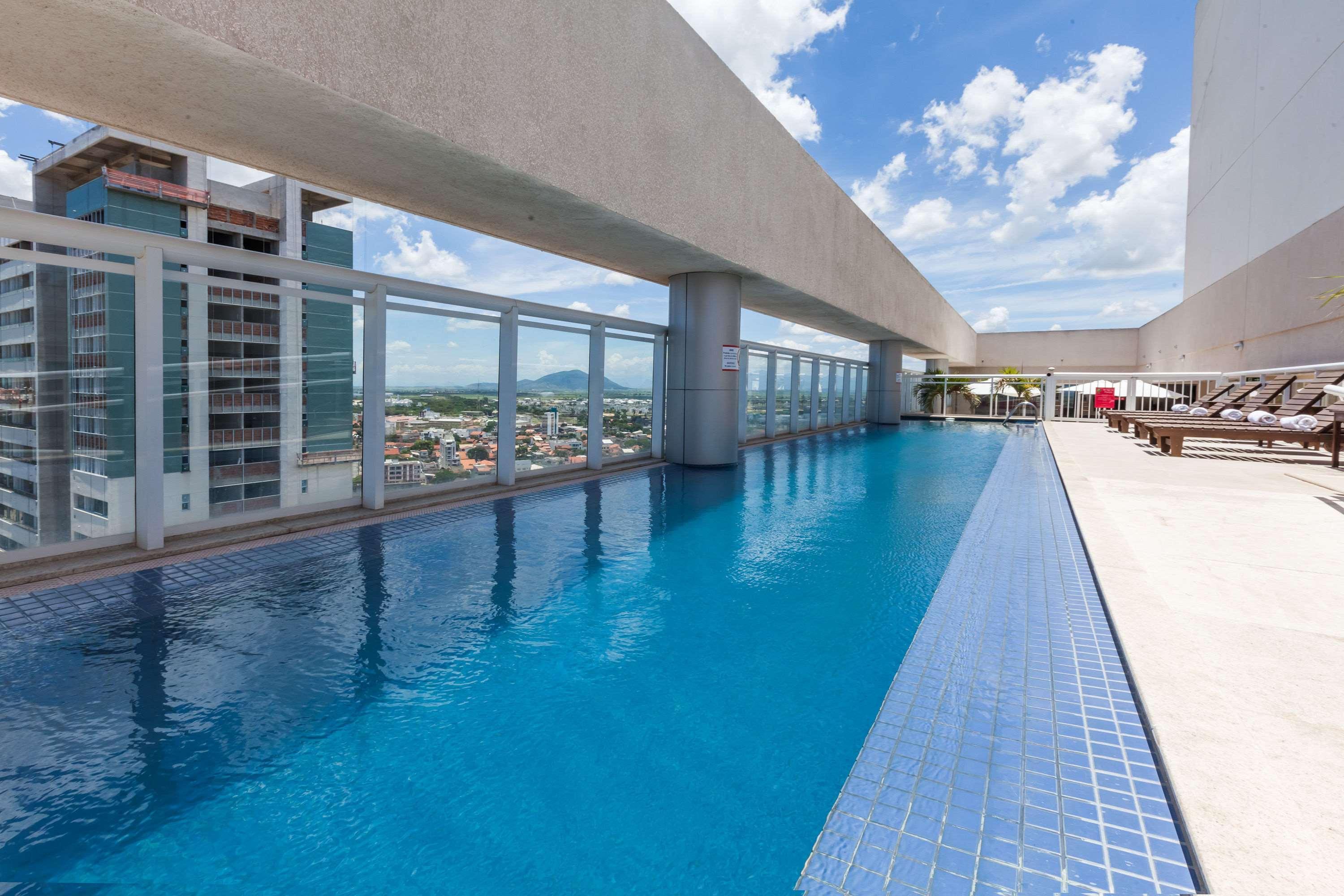 Ramada Hotel & Suites Campos Pelinca Кампус-дус-Гойтаказис Экстерьер фото