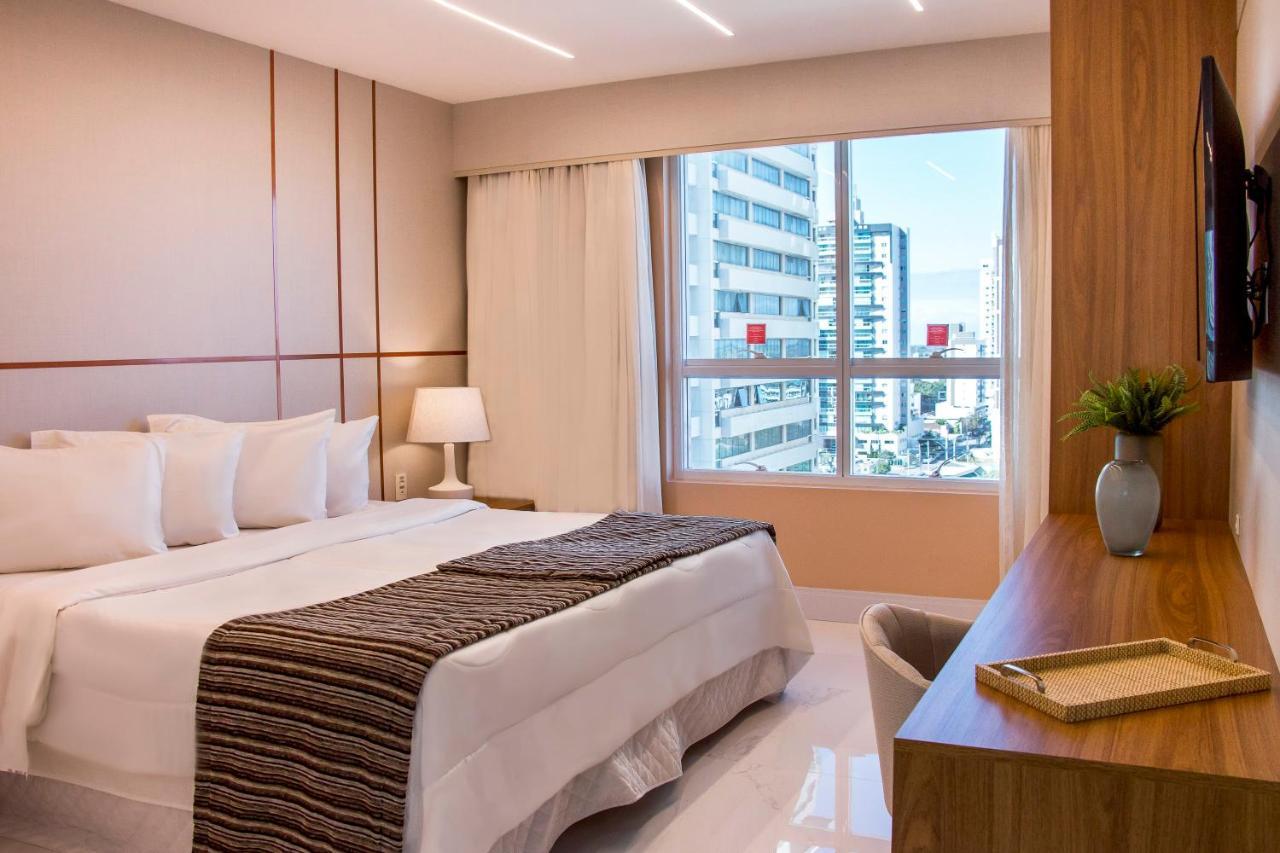 Ramada Hotel & Suites Campos Pelinca Кампус-дус-Гойтаказис Экстерьер фото