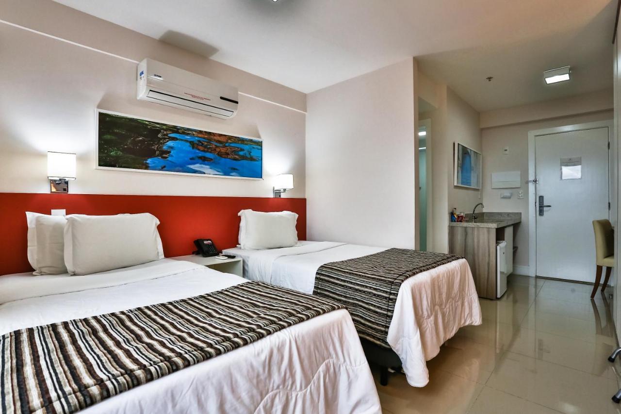 Ramada Hotel & Suites Campos Pelinca Кампус-дус-Гойтаказис Экстерьер фото