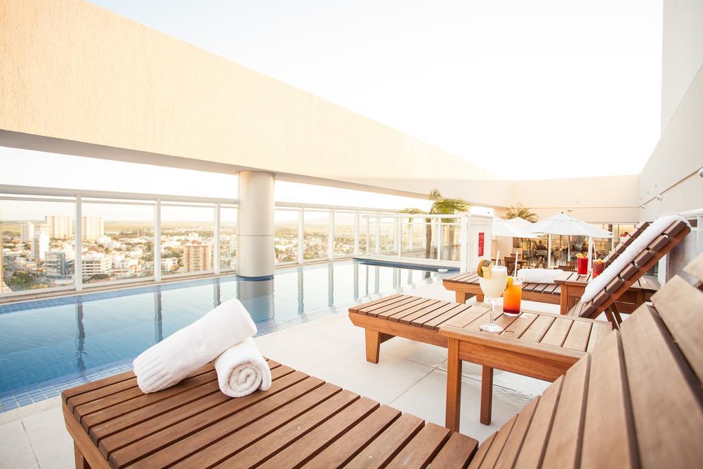 Ramada Hotel & Suites Campos Pelinca Кампус-дус-Гойтаказис Экстерьер фото