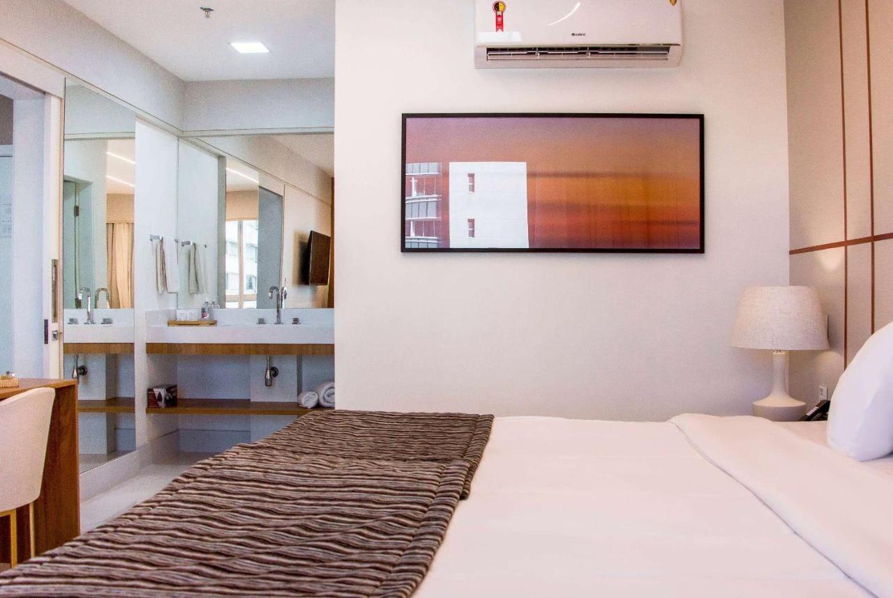 Ramada Hotel & Suites Campos Pelinca Кампус-дус-Гойтаказис Экстерьер фото