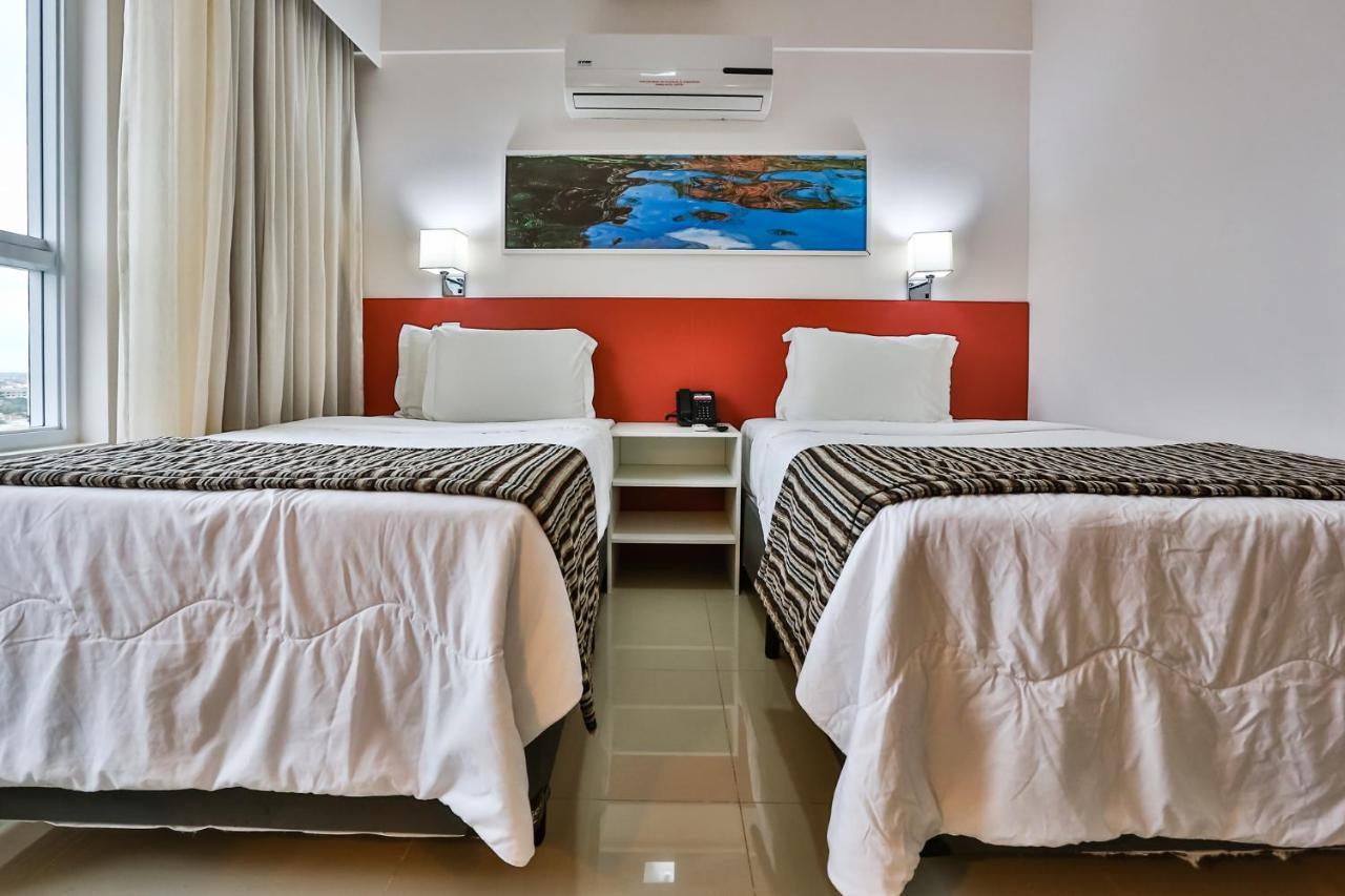 Ramada Hotel & Suites Campos Pelinca Кампус-дус-Гойтаказис Экстерьер фото