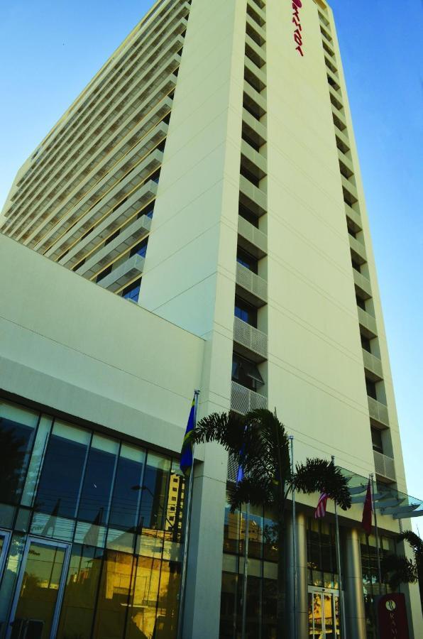 Ramada Hotel & Suites Campos Pelinca Кампус-дус-Гойтаказис Экстерьер фото